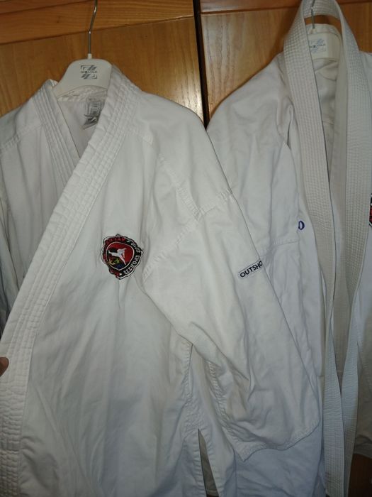 Vând kimono karate complet de centura