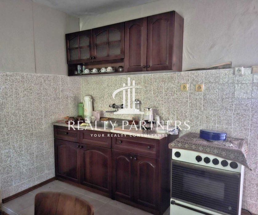 Масивна къща в Кв. Клепало на гр. Перник