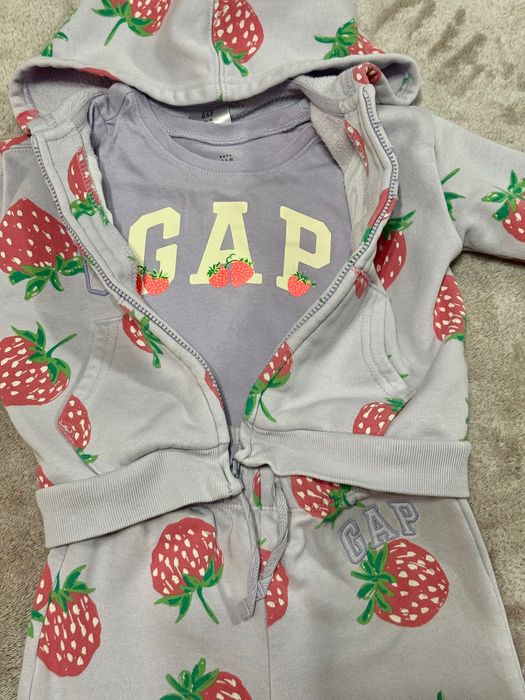 Детски комплект GAP 12-18м.