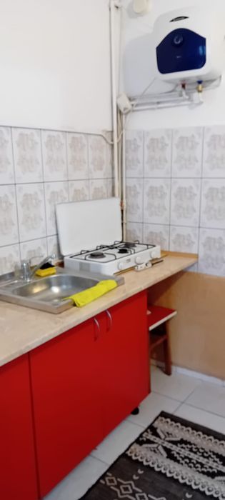 De închiriat garsonieră (camera de calin)