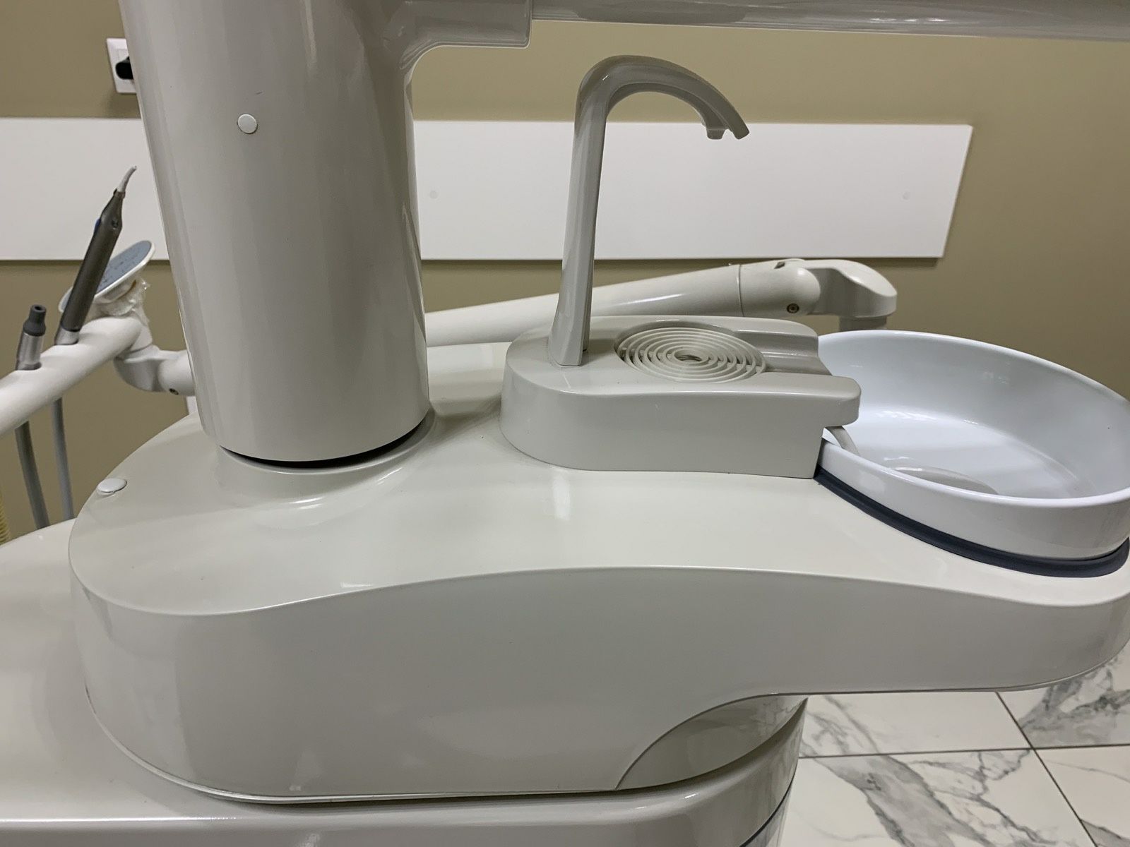 Стоматологичен стол Даби Атланте,тапицерия от GB DESIGN
