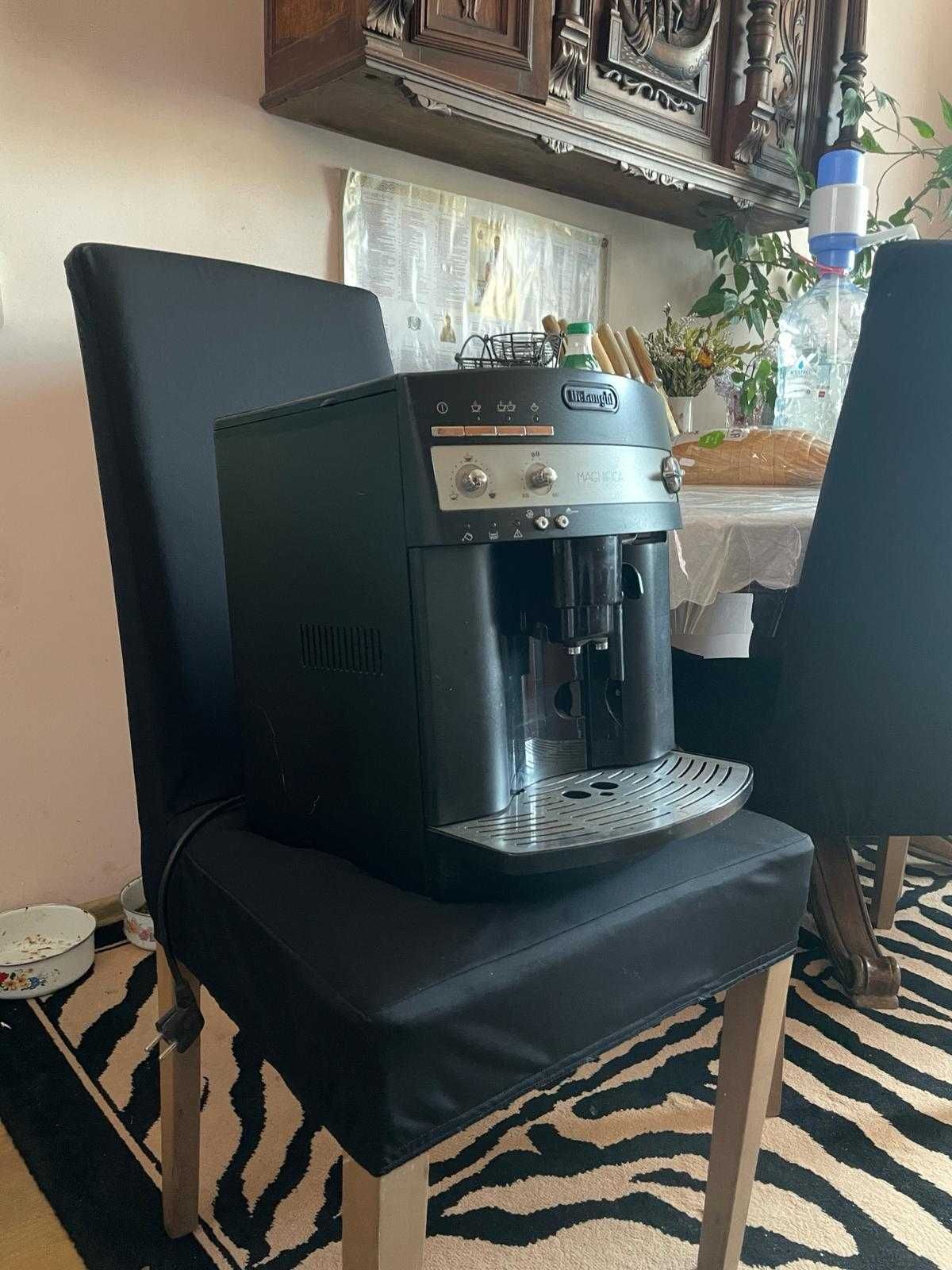 Aparat de cafea Delonghi