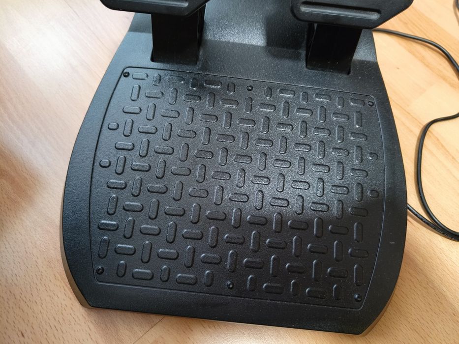 Volan Gaming Thrustmaster Ferrari Red Legend edition PC/PS3, Nefolosit