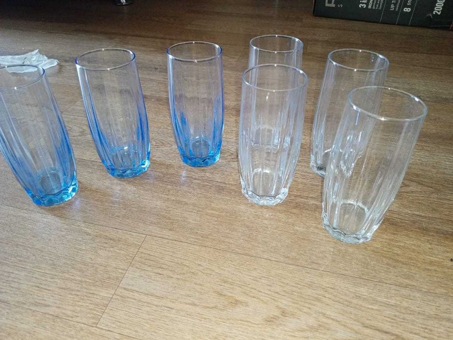 Стаканы разноцветные