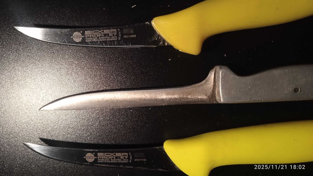 Ascut cuțite în Reghin.Tocilarie. 7 lei.