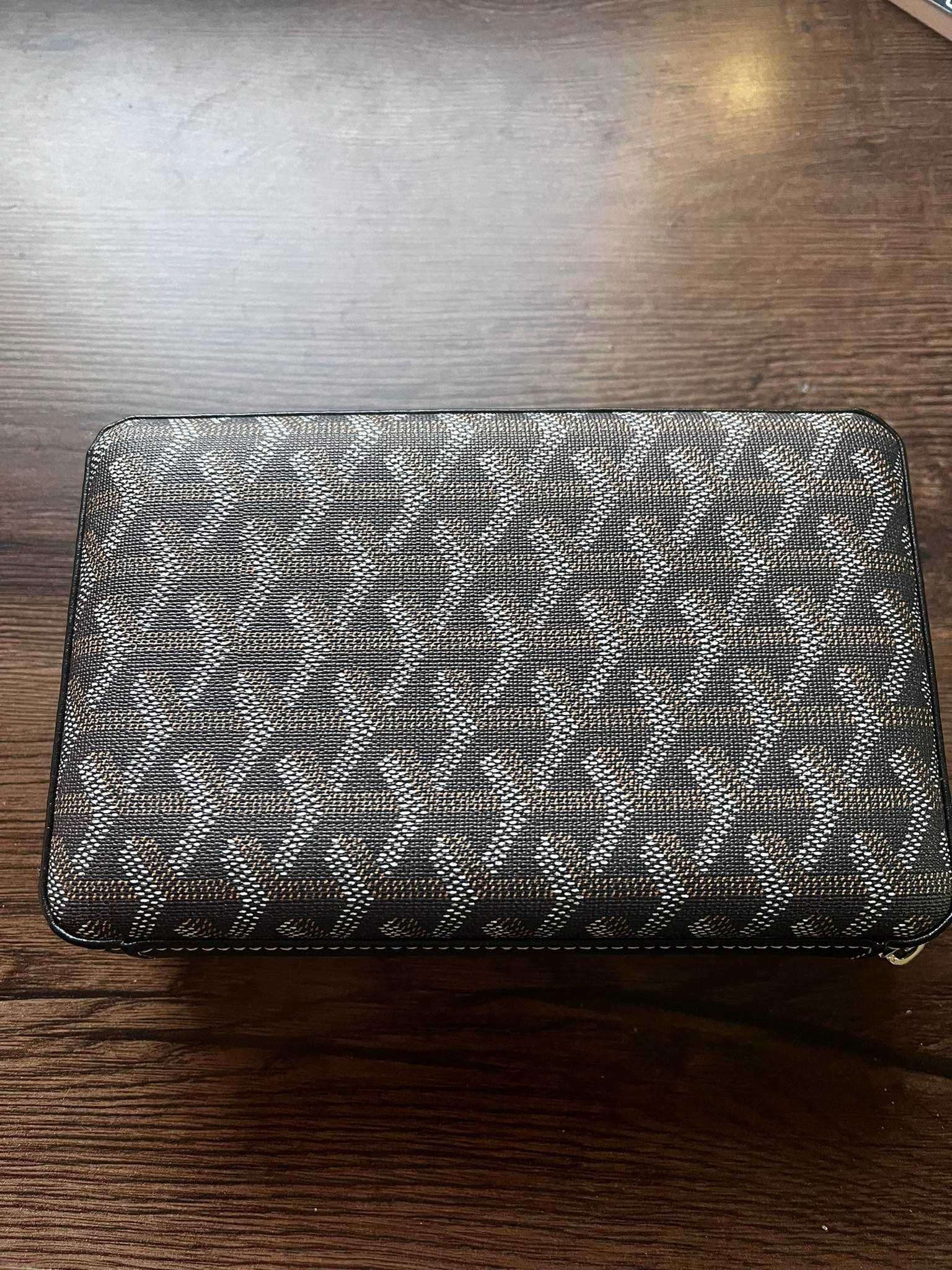 Кедров хумидор за 4 пури GoYard