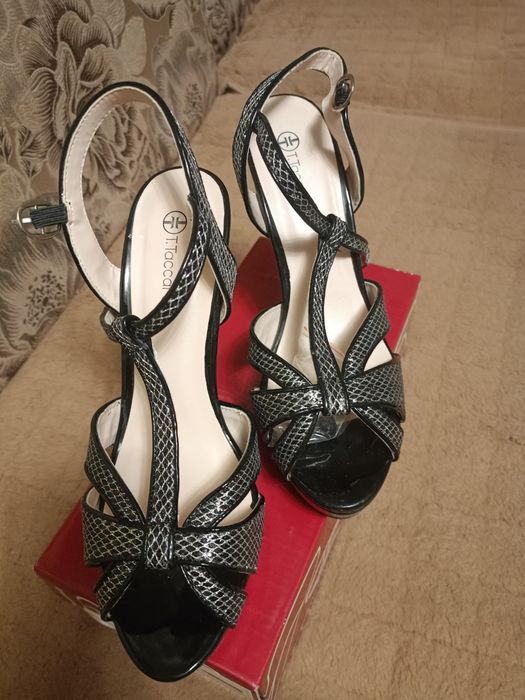 Продам обувь женскую