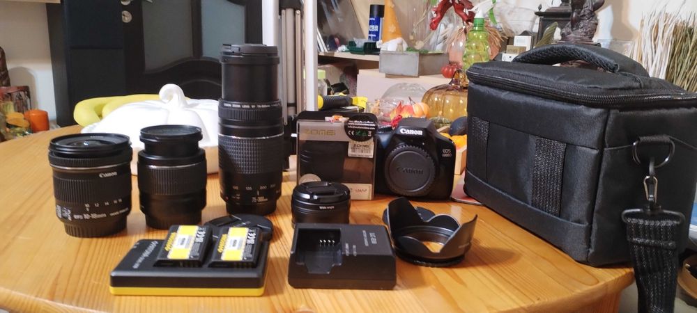 Pachet complet camera DSLR Canon EOS 4000 D + 4 obiective + accesorii