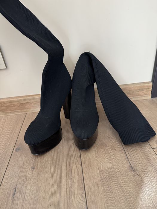 Черни ботуши тип чорап на ток