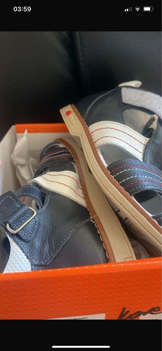 Продам сандали новые кожа