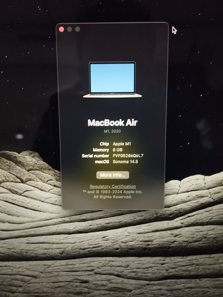 MacBook Air M1 8/256 срочно сотилади