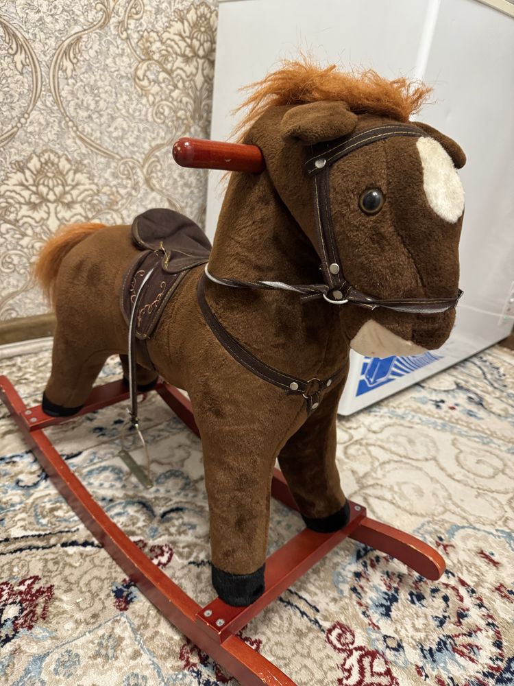 ПродаётсЯ Лощадка игрушка