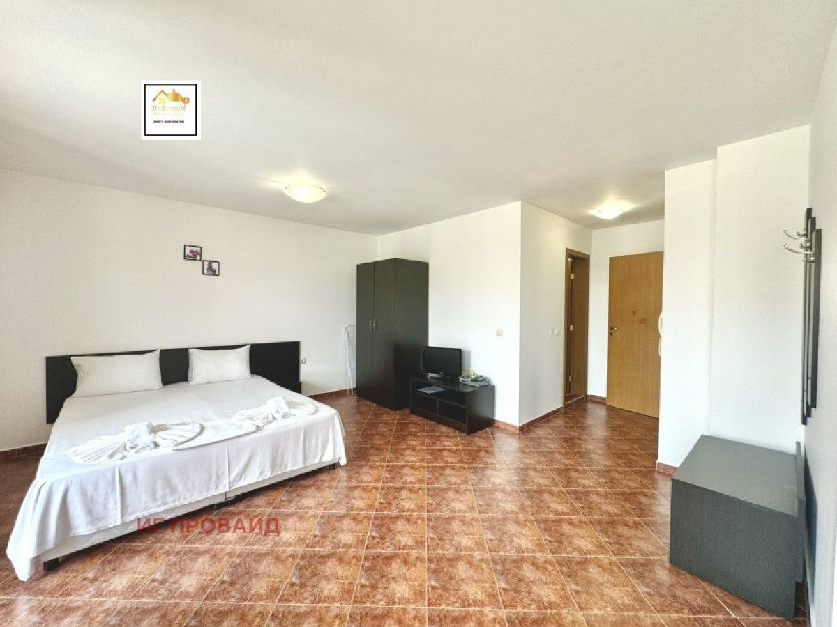 Продава се Едностаен апартамент в с. Кошарица, Област Бургас - 51 кв.м за 959 €/кв.м - Снимка #4