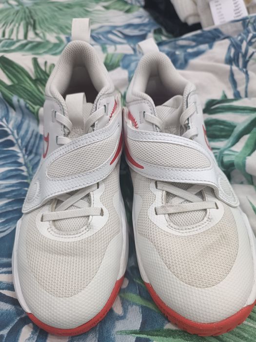 Papuci purtați foarte puțin