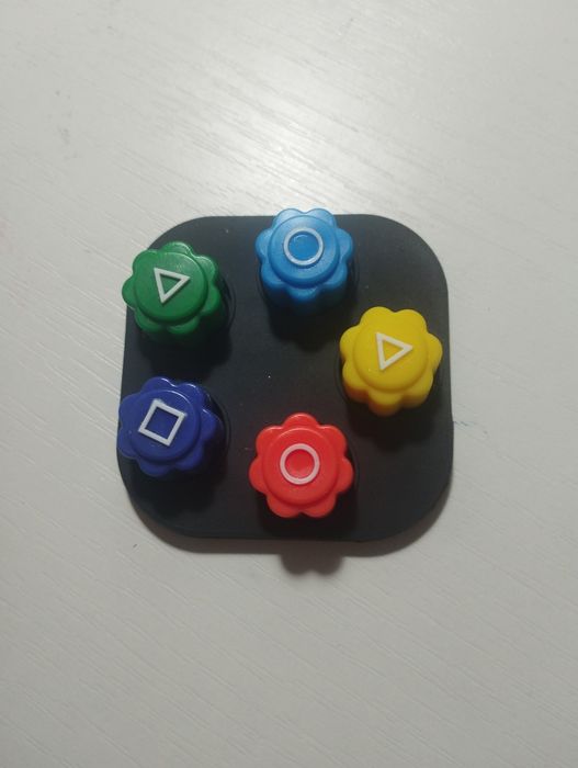 Игра в кальмара кубики