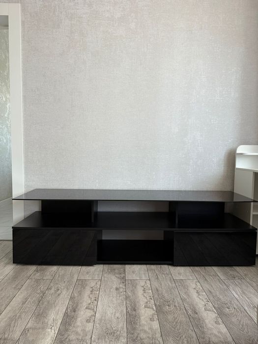 Продам тумбу под тв, практически новая