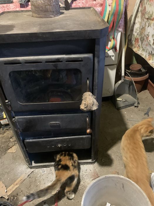 камина прити на твърдо гориво