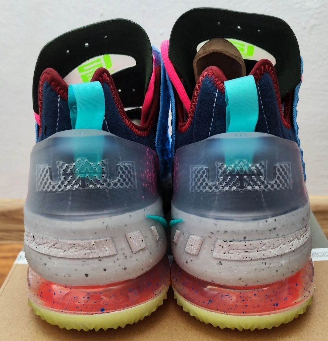 Vând /schimb Nike Lebron 18 mărimea 42 (26.5cm)