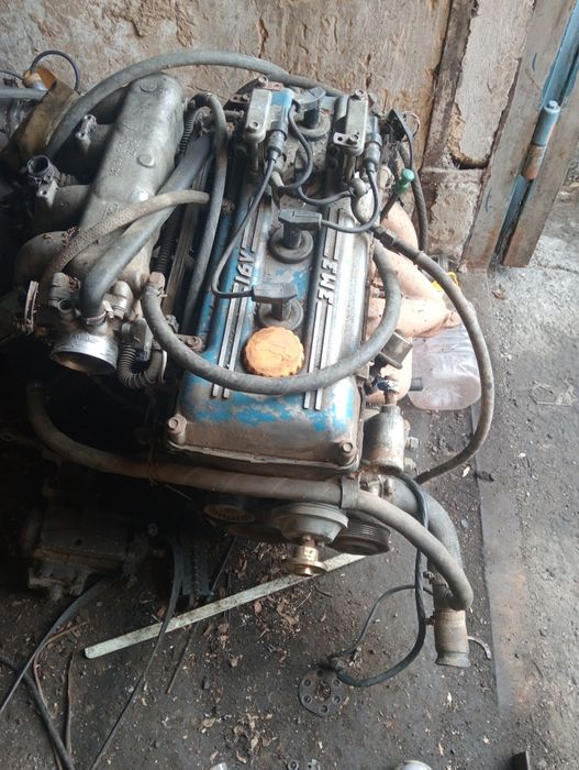Двигатель 406 в разобранном виде по запчастям