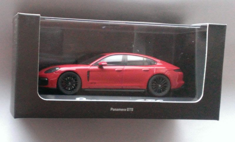 Macheta Porsche Panamera GTS MK2 2016 - Herpa 1/43 (Ed. Reprezentanta)