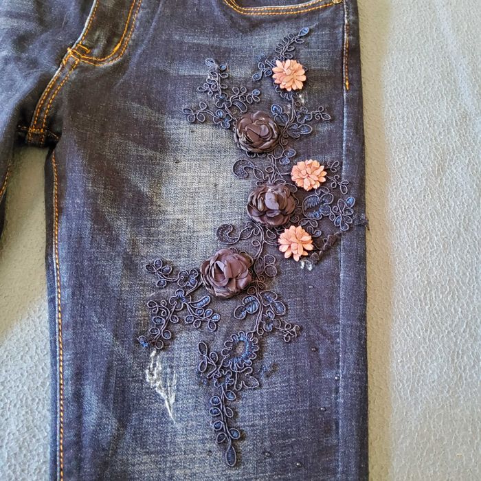 Продавам дамски дънки и дънкови гащеризони