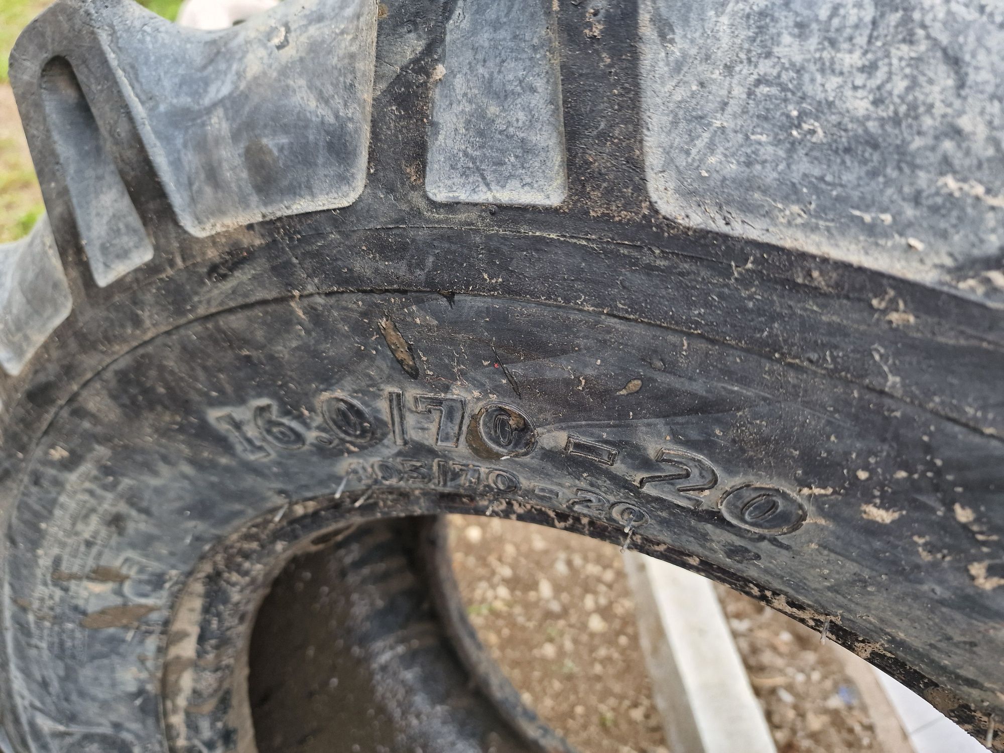 Cauciuc sh 405/70-20 (16.0/70-20) marca BKT