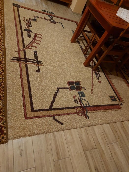 Vând 2 covoare 3/2 in stare foarte bună