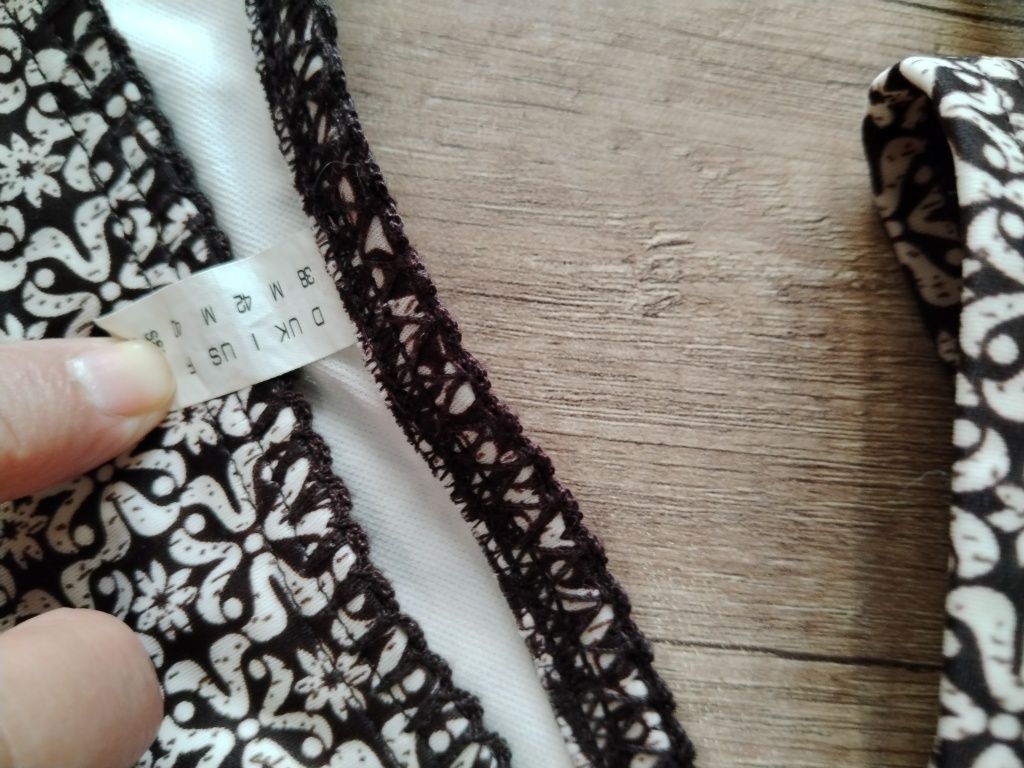 Продавам бански две части