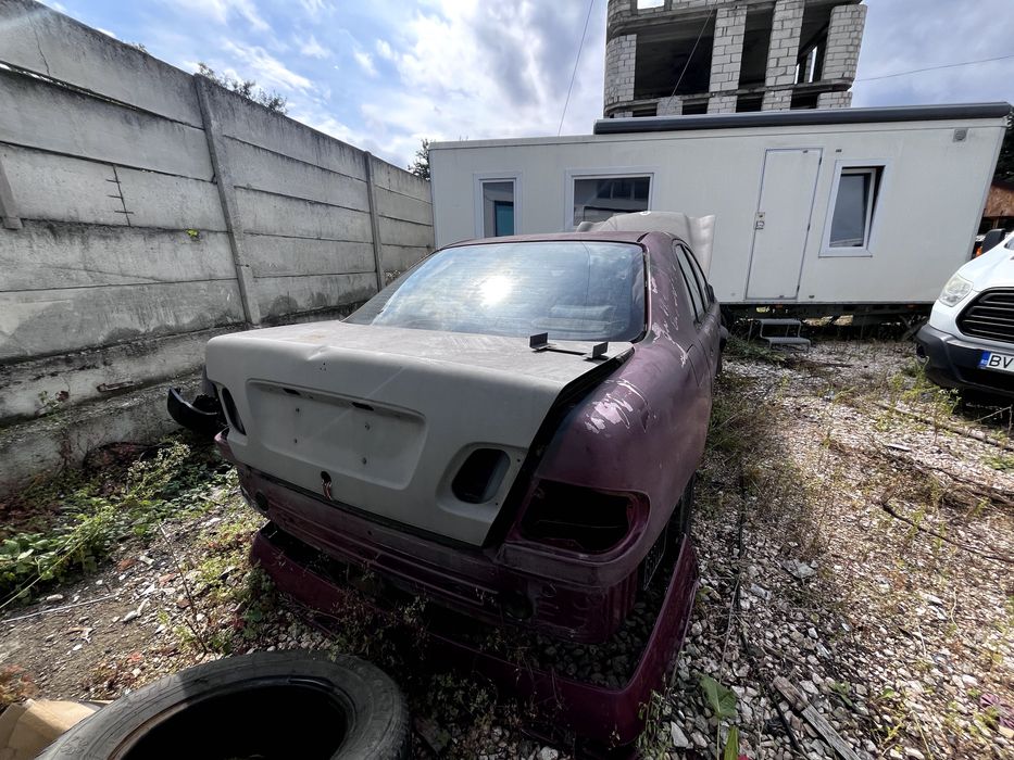 Mercedes-Benz E200--   1500€