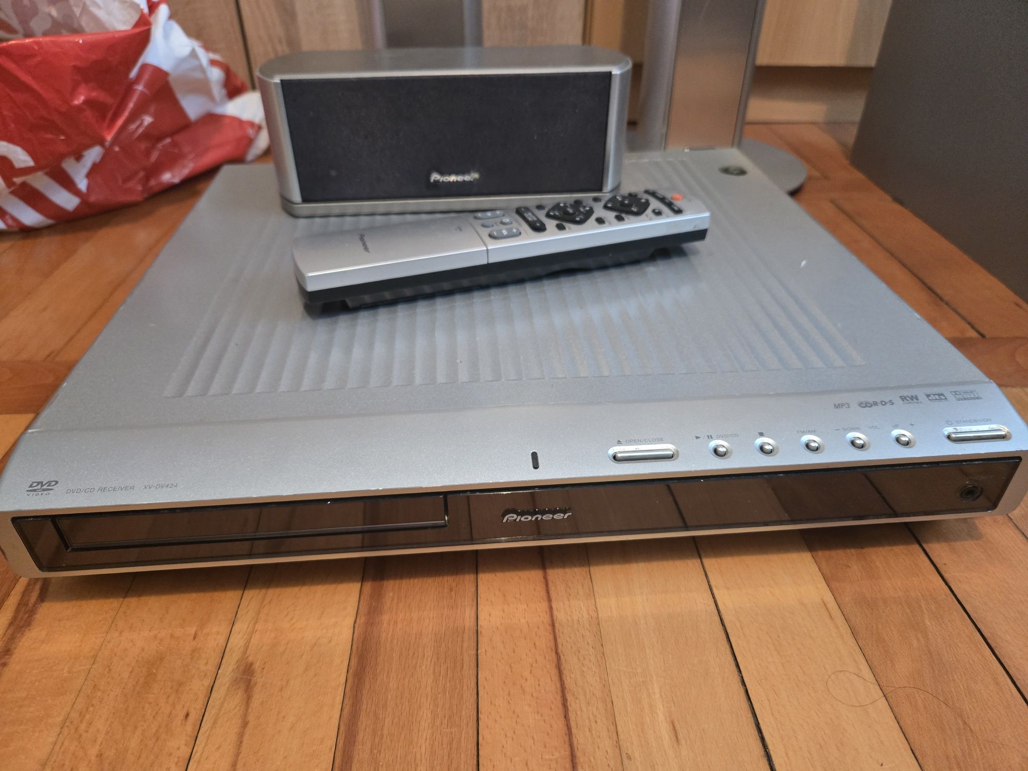 Pioneer Home Theater System XV-DV424 + 5.1 колони