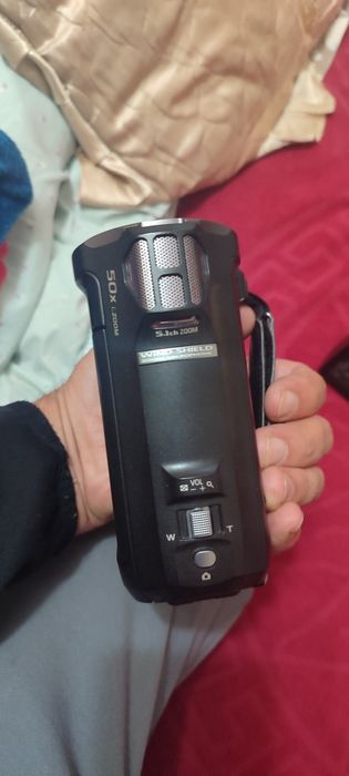 Продам видеокамеру расти новая с новами батарейками Panasonic