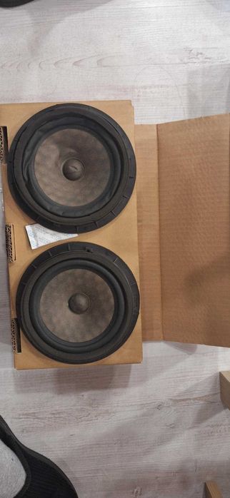 Тонколони Suzuki Swift