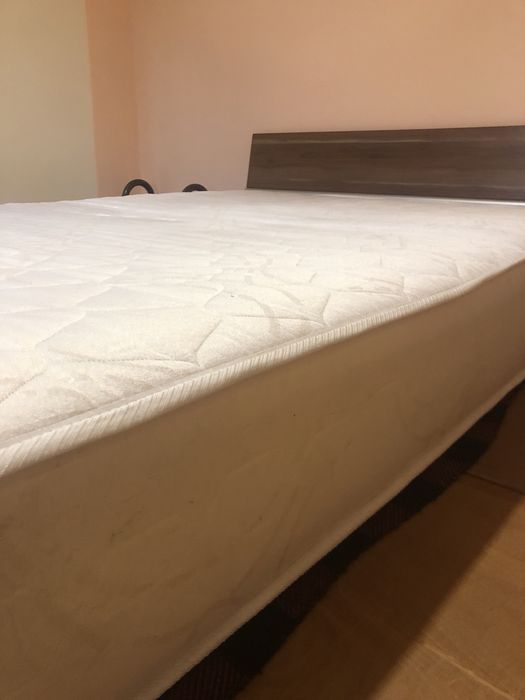 Продавам двулицев матрак Dreamzone