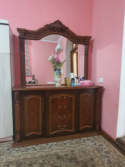 Spalniy garnitur ideal holatda