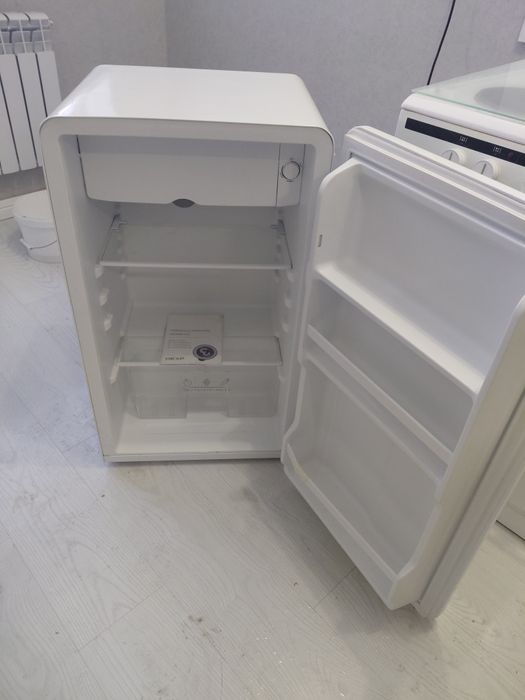 Продам холодильник офисный