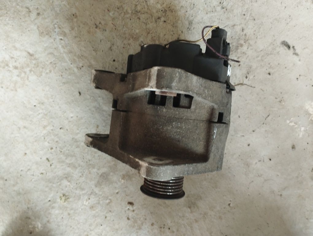 Alternator Renault Vivaro Megane 2 1.9 Dci