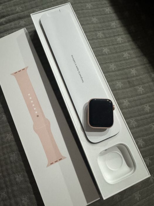 Смартчасы Apple watch 4 (40mm)