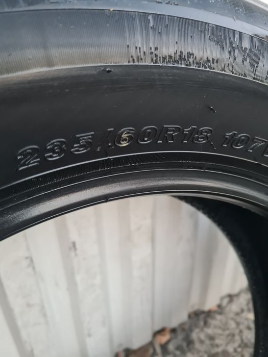 2 Anvelope de iarna*235/60R18*Nokian LICHIDARE STOC*75 Lei Buc*