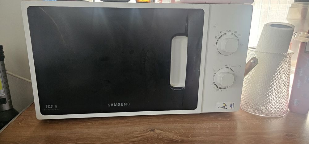 Продам микроволновую печь Samsung бу
