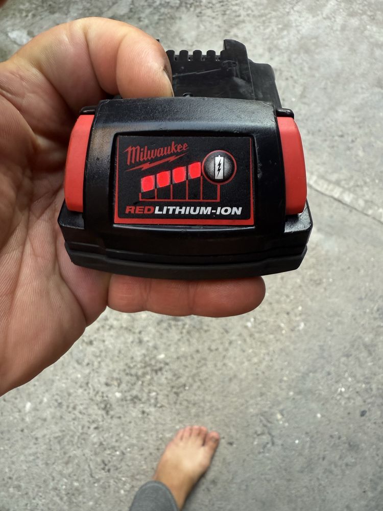 Акумулаторна батерия Milwaukee M18 2 ah