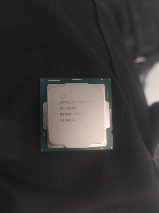 Процесор i3-10100