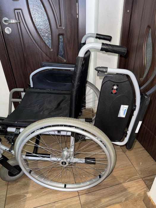 Scaun carut rulant ajutor deplasare batrani handicap dizabilitati