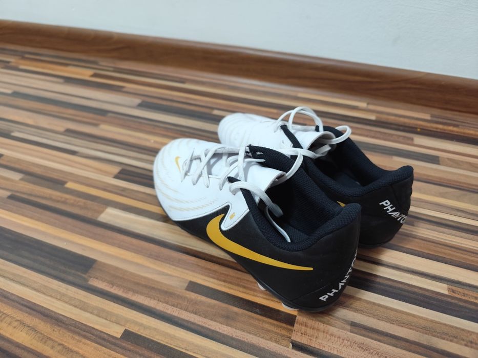 Ghete de fotbal Nike Phantom GX 2 Academy mărime 38.5