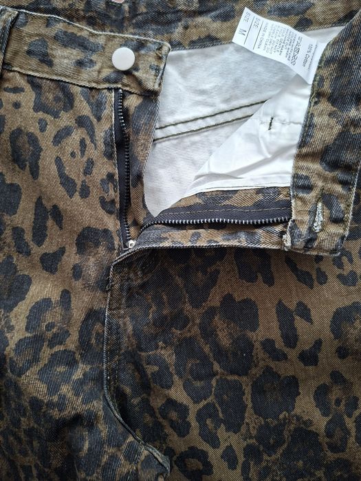 Pantaloni straight fit cu imprimeu leopard