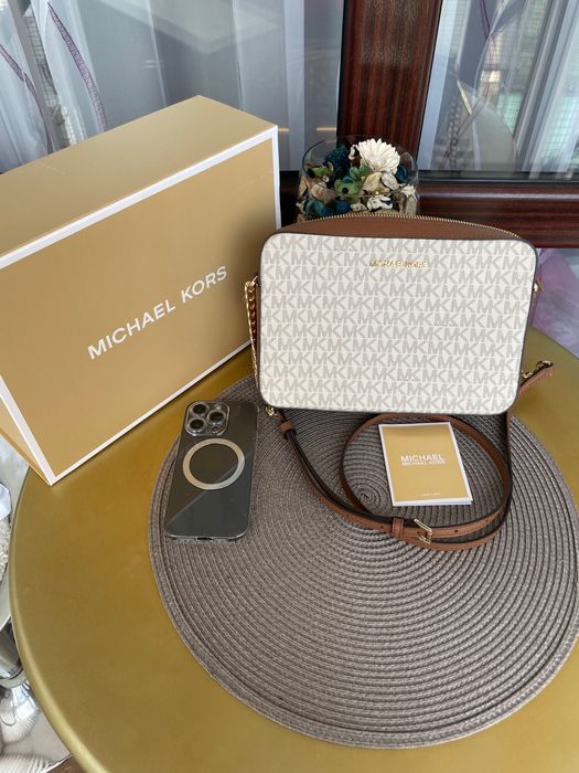 Дамска чанта Michael Kors Jet black Vanilla