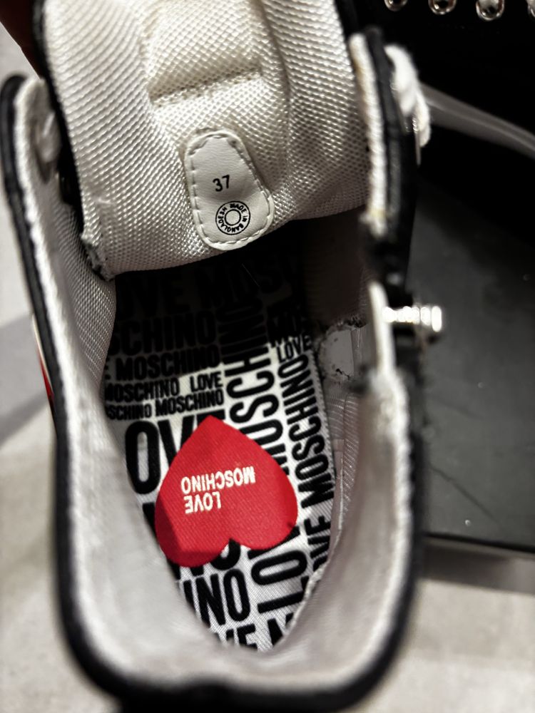 Кожени кецове Love Moschino