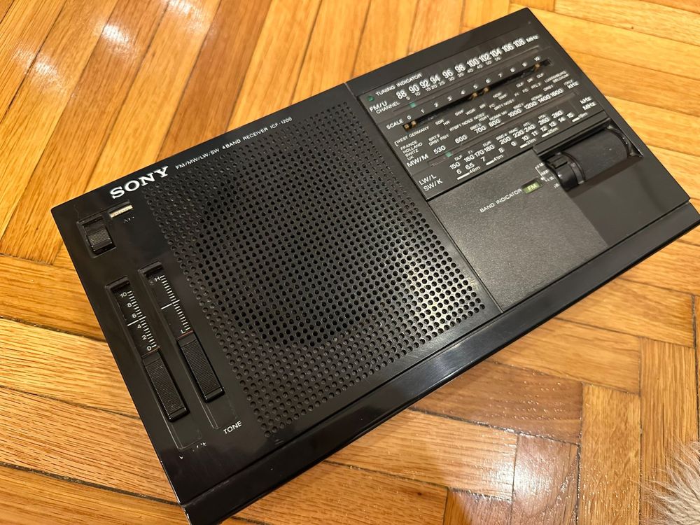 Radio Sony icf 1200 aparat de colectie ca si grundig