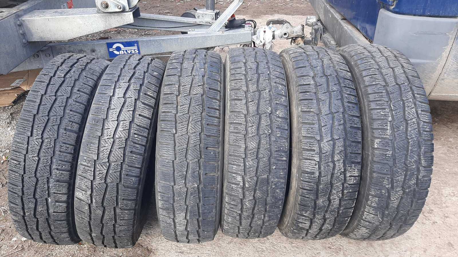 2 броя бусови гуми 195 75 16с Michelin 9mm дот19 и 20