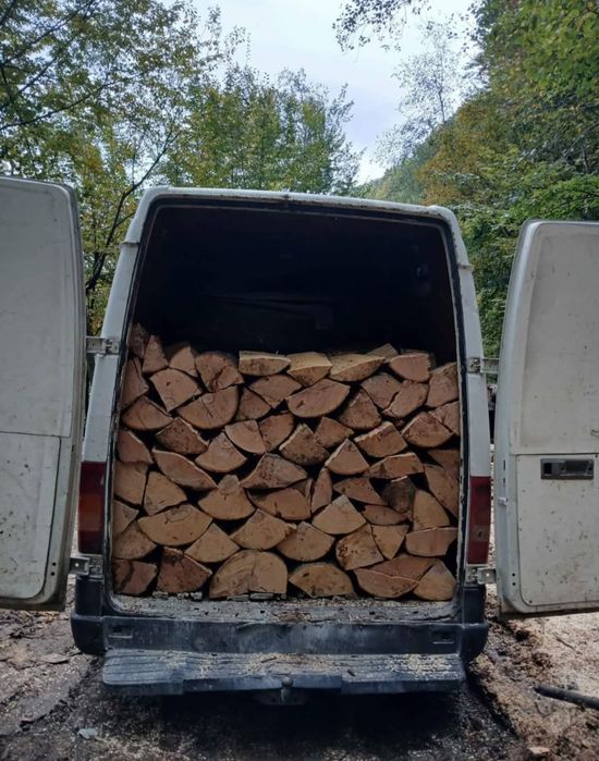 Vând lemne de foc