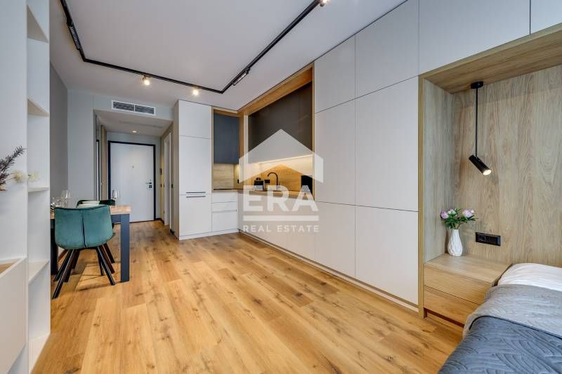 Продава се Двустаен апартамент в София, Център - 88 кв.м за 3297 €/кв.м - Снимка #2